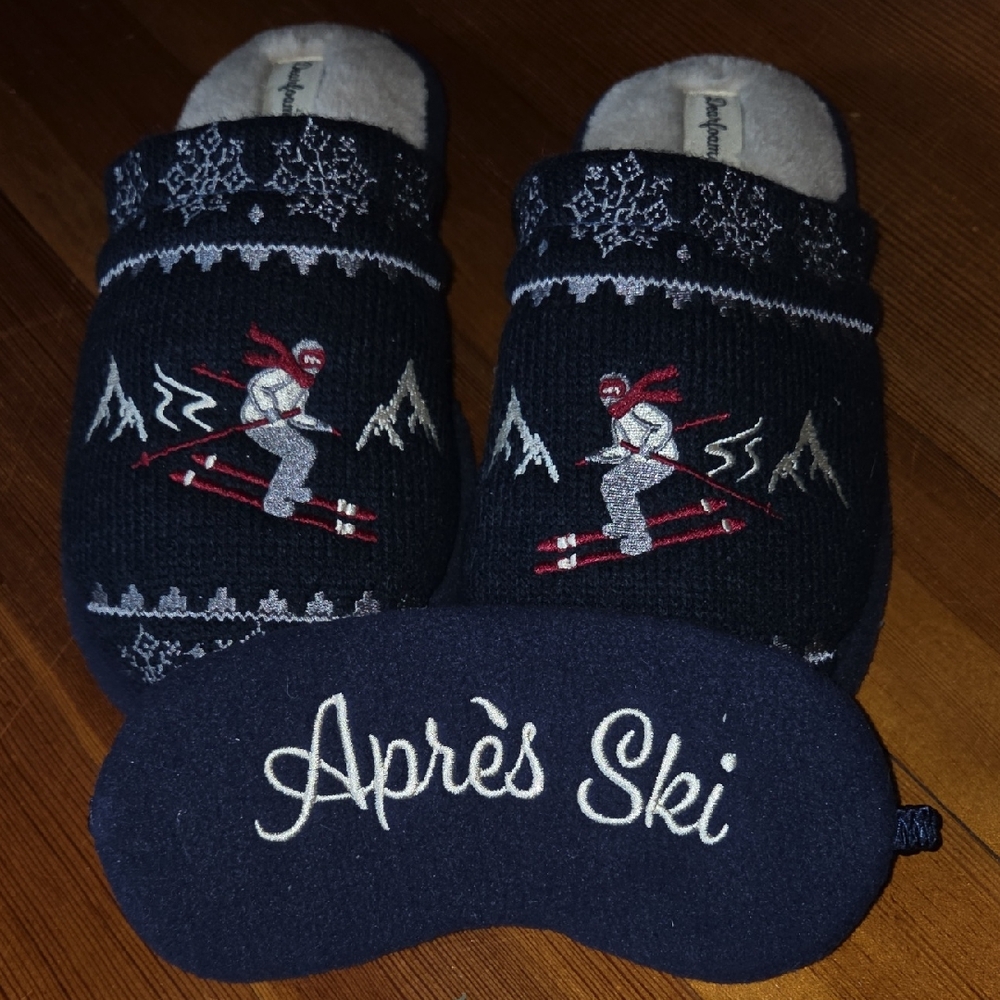 NWOT Dearfoams Slippers And Sleep Mask